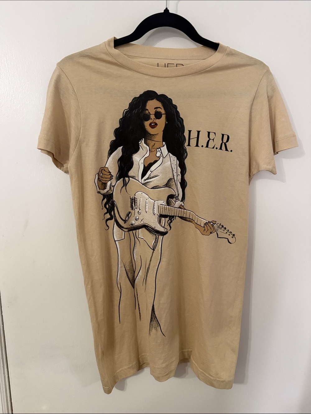 H.E.R Beige Band Tee SZ XS